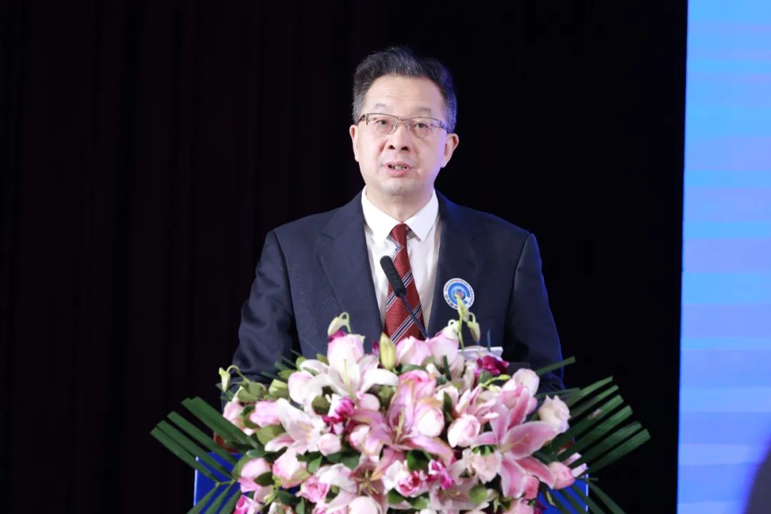 聚力紡織現(xiàn)代化產(chǎn)業(yè)體系新開(kāi)局！中紡圓桌論壇第十七屆年會(huì)在北京舉行