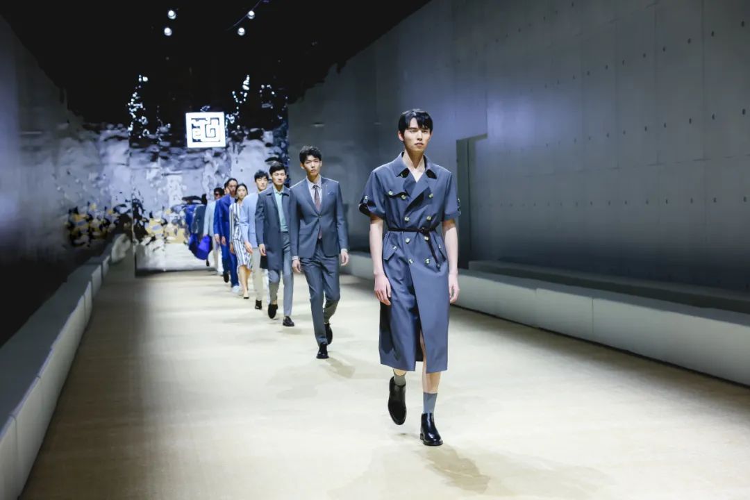  突破與自由，民族服裝定制品牌隆慶祥2023春夏新品發(fā)布會&ldquo;自由之境&rdquo;圓滿舉行