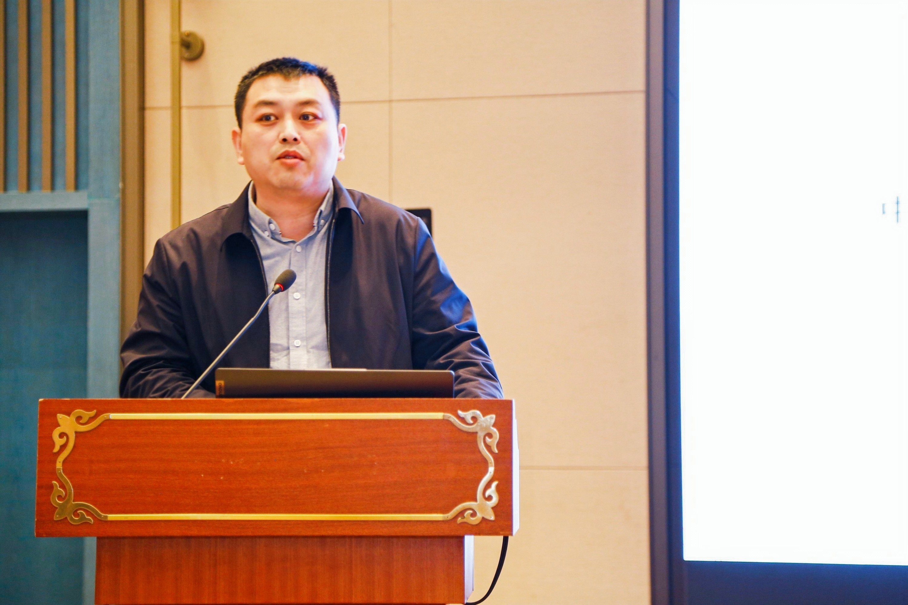 2023年中國校服產(chǎn)業(yè)高質(zhì)量發(fā)展論壇在溫州舉行