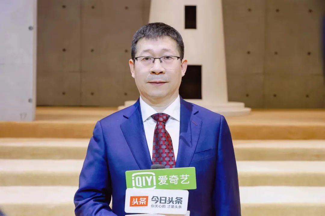  突破與自由，民族服裝定制品牌隆慶祥2023春夏新品發(fā)布會&ldquo;自由之境&rdquo;圓滿舉行