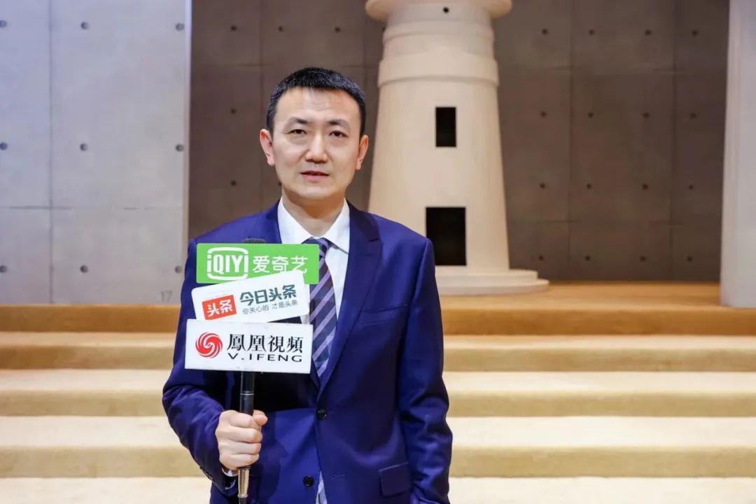  突破與自由，民族服裝定制品牌隆慶祥2023春夏新品發(fā)布會&ldquo;自由之境&rdquo;圓滿舉行