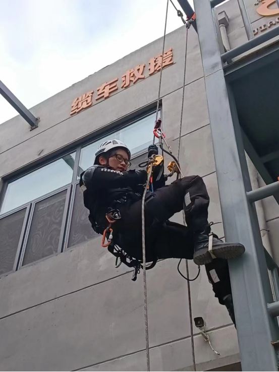 【百年海麗雅勞模人物專訪】謝丹:80后女博士的創(chuàng)新“準(zhǔn)繩”