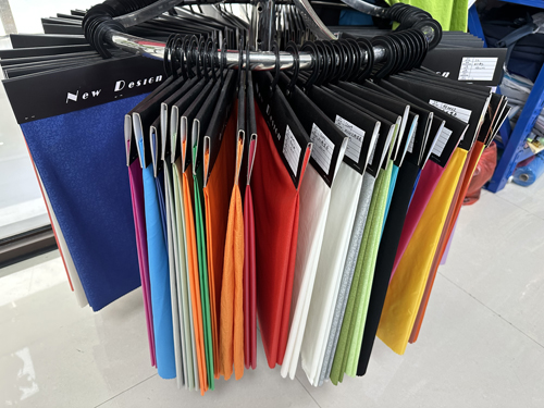 &ldquo;科技、時尚、綠色、高端&rdquo; 鴻岳紡織步入校服、沖鋒衣面料的良性發(fā)展軌道