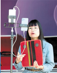 2023中國(晉州)紡織服裝博覽會暨中國服裝數(shù)智化轉(zhuǎn)型萬里行高峰論壇成功舉行