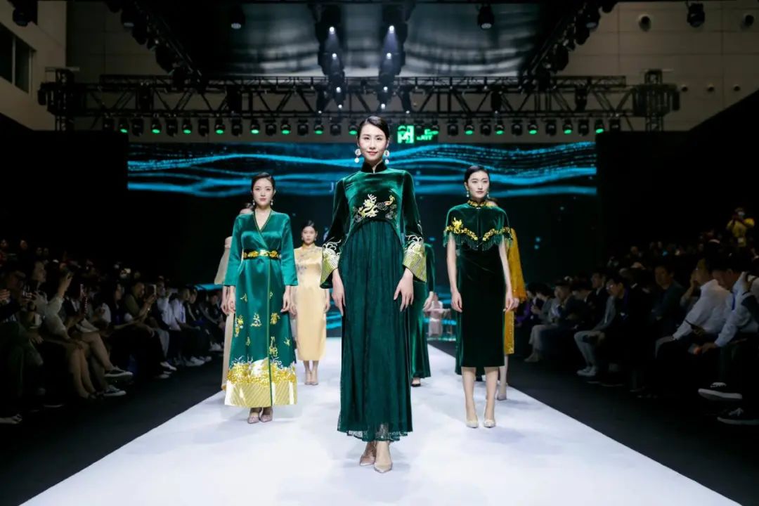 齊聚盛會(huì)！FS深圳國(guó)際服裝供應(yīng)鏈博覽會(huì)、深圳原創(chuàng)時(shí)裝周、PVSZ盛大啟幕