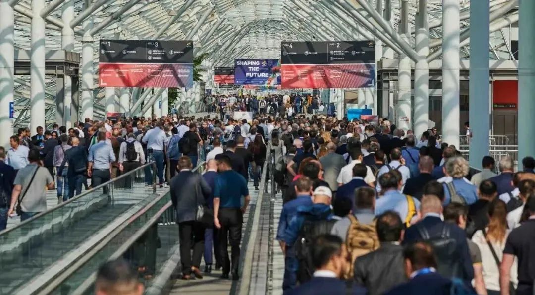 &ldquo;變革紡織世界&rdquo;ITMA2023在意大利米蘭隆重開幕，國際紡織機(jī)械聯(lián)合展舉行觀眾推介活動。