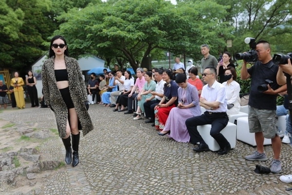 &ldquo;CHOICE YIN&rdquo; 尹的選擇驚艷河姆渡，演繹跨越七千年的時(shí)尚與文明的對(duì)話