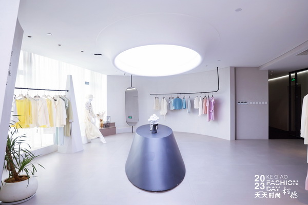 精準對接，暢談合作！經(jīng)緯大師梁宇走進柯橋面料企業(yè)