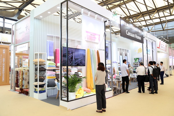 山東292家企業(yè)齊聚31屆華交會，青島家紡展團大放異彩