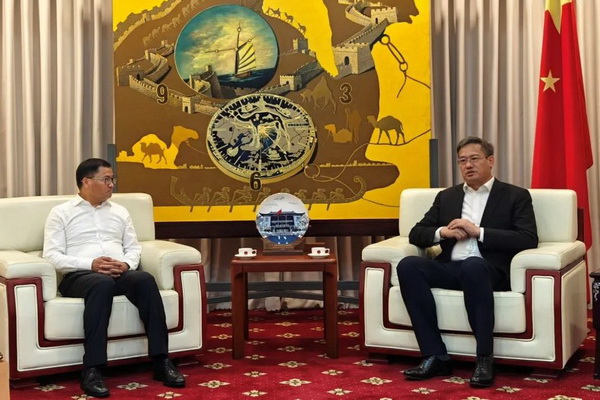 中國(guó)紡織進(jìn)出口商會(huì)會(huì)長(zhǎng)曹甲昌率會(huì)員企業(yè)赴越南訪問