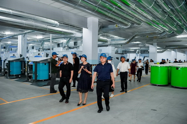 循道追光，致遠(yuǎn)未來(lái)&mdash;&mdash;蘭精授牌華源紗線生產(chǎn)全球標(biāo)桿工廠共赴璀璨新征程