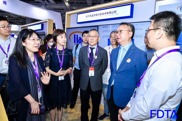 聚焦五大應(yīng)用場(chǎng)景，Digital Fashion推動(dòng)數(shù)字技術(shù)與時(shí)尚產(chǎn)業(yè)有機(jī)融合