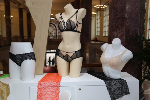 9月25-26日，為期兩天的2023上海國際貼身時尚原輔料展取得圓滿成功，感謝品牌展商與觀眾一如既往的厚愛與支持。新篇章即將開啟 敬請期待&hellip; &hellip;