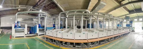 INTERFILIERE Shanghai 期待與您來年再見面！ INTERFILIERE INTERFILIERE貼身時尚原輔料展 2023-09-26 23:58 發(fā)表于上海   9月25-26日  為期兩天的2023上海國際貼身時尚原輔料展  取得圓滿成功  感謝品牌展商與觀眾一如既往的厚愛與支持      圖片 圖片 群星云集 大量品牌齊聚      圖片  圖片  圖片圖片圖片圖片圖片圖片圖片圖片圖片    圖片 圖片 承前啟后 講師風(fēng)采繼續(xù)    圖片圖片圖片圖片  圖片圖片圖片  圖片圖片圖片    圖片 圖片 精彩活動 欽點優(yōu)秀典范    圖片  圖片    作為貼身時尚行業(yè)的專業(yè)展會，2023上海國際貼身時尚原輔料展全面整合行業(yè)資源，探索領(lǐng)域新產(chǎn)品、新技術(shù)、新理念。整場展會既有令人矚目的潮流新預(yù)測，又有催人奮進(jìn)的技術(shù)大革新，為促進(jìn)整個貼身時尚行業(yè)發(fā)展增色添彩。  圖片  圖片圖片  圖片  圖片    Interfiliere shanghai 作為知名的 Interfiliere 系列展在國內(nèi)開設(shè)的國際貼身時尚原輔料展，2023年與國內(nèi)中華紡織網(wǎng)、品牌服裝網(wǎng)、第一紡織網(wǎng)、CFW時尚、紡織服裝周刊、華衣網(wǎng)、中國貿(mào)易報等媒體開展深度合作并與Korean TV、INTIMA等海外媒體聯(lián)動宣傳，是海外觀眾、海外展商與國內(nèi)市場進(jìn)行溝通、交流、往來的優(yōu)質(zhì)平臺。  圖片圖片圖片圖片  獲得Interfeel Awards的品牌及原創(chuàng)設(shè)計，更有機(jī)會參與2024年1月所舉辦的INTERFILIERE PARIS，在另一個國際舞臺獲得綻放光芒。如果您對自己的品牌產(chǎn)品足夠自信并愿意為引領(lǐng)整個貼身時尚產(chǎn)業(yè)走向更超前、更具想象力的未來，歡迎致電詢問：  Riana Cai 蔡繆田 女士  郵箱：Riana.Cai@comexposium.com  電話：+86 136 6183 5652    Mr  Fernando Zhu 朱天德 先生   郵箱：Fernando.Zhu@comexposium.com  電話：+86 157 2156 1236    獲取趨勢色卡請聯(lián)系：  Ms Cupid Ni 倪倩 女士  郵箱：Cupid.Ni@comexposium.com  電話： +86 156 1870 7710      新篇章即將開啟 敬請期待&hellip;  閱讀 427  INTERFILIERE貼身時尚原輔料展 ? 寫下你的留言 人劃線