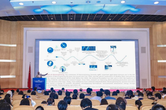 以&ldquo;先進紡織科學與技術&rdquo;為主題的第二屆國際紡織前沿科學與技術大會暨世界紡織大學聯(lián)盟年會在東華大學舉行