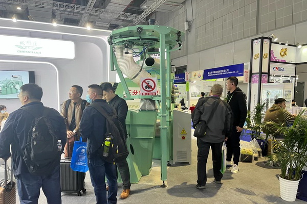 誠利佳:為毛紡企業(yè)提供更多智能化設(shè)備