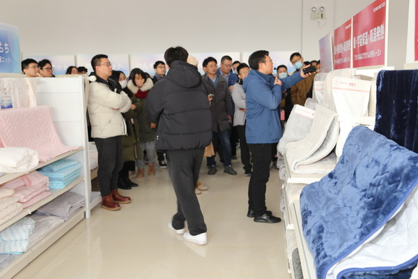 中家紡領(lǐng)導調(diào)研青島家紡龍頭企業(yè)--眾地家紡