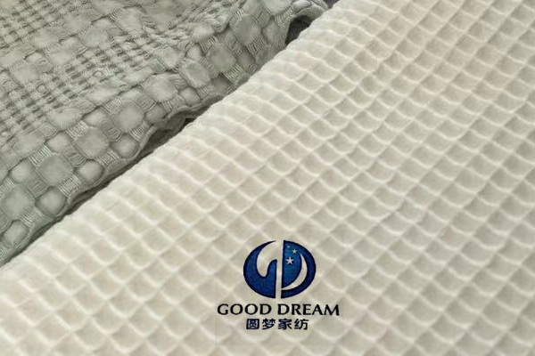 青島新銳家紡品牌&ldquo;圓夢(mèng)&rdquo;與&ldquo;夏爾小鎮(zhèn)&rdquo;引起中家紡協(xié)領(lǐng)導(dǎo)的關(guān)注