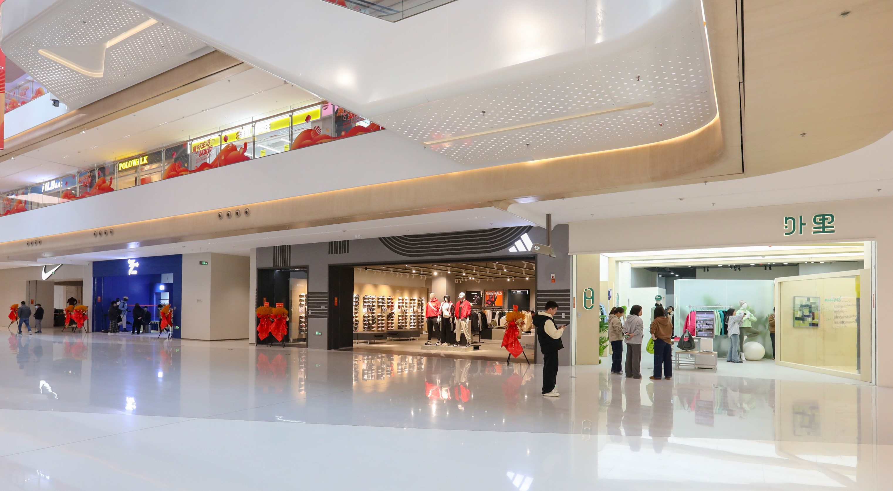 YLI外里全國首店 用運動與藝術帶你打破&ldquo;野蠻邊界&rdquo;