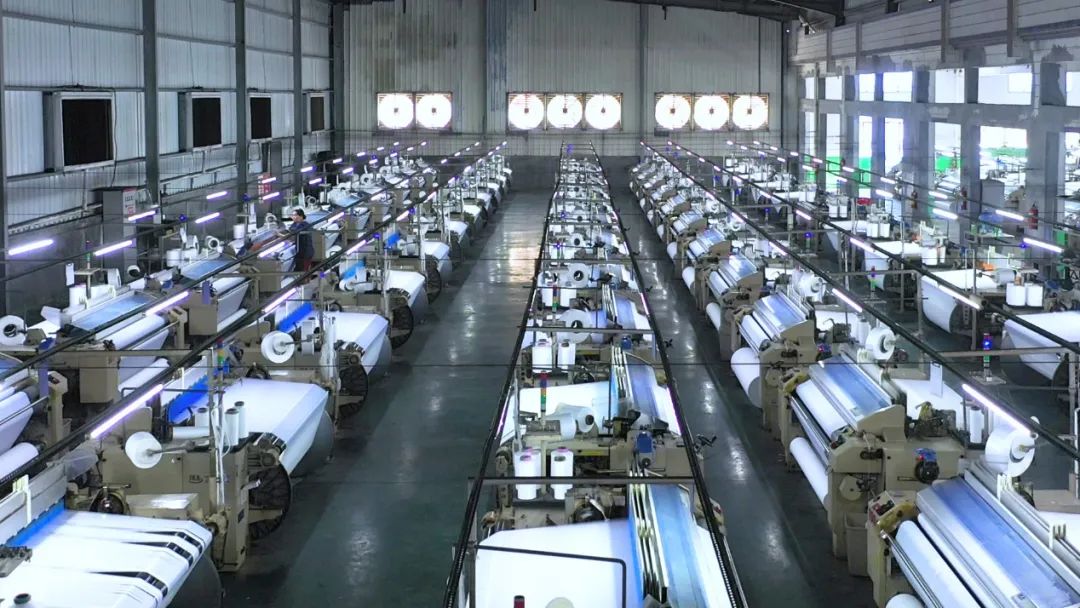 萬興?。合蛐绿豳|(zhì)，打造首選梭織面料合作伙伴