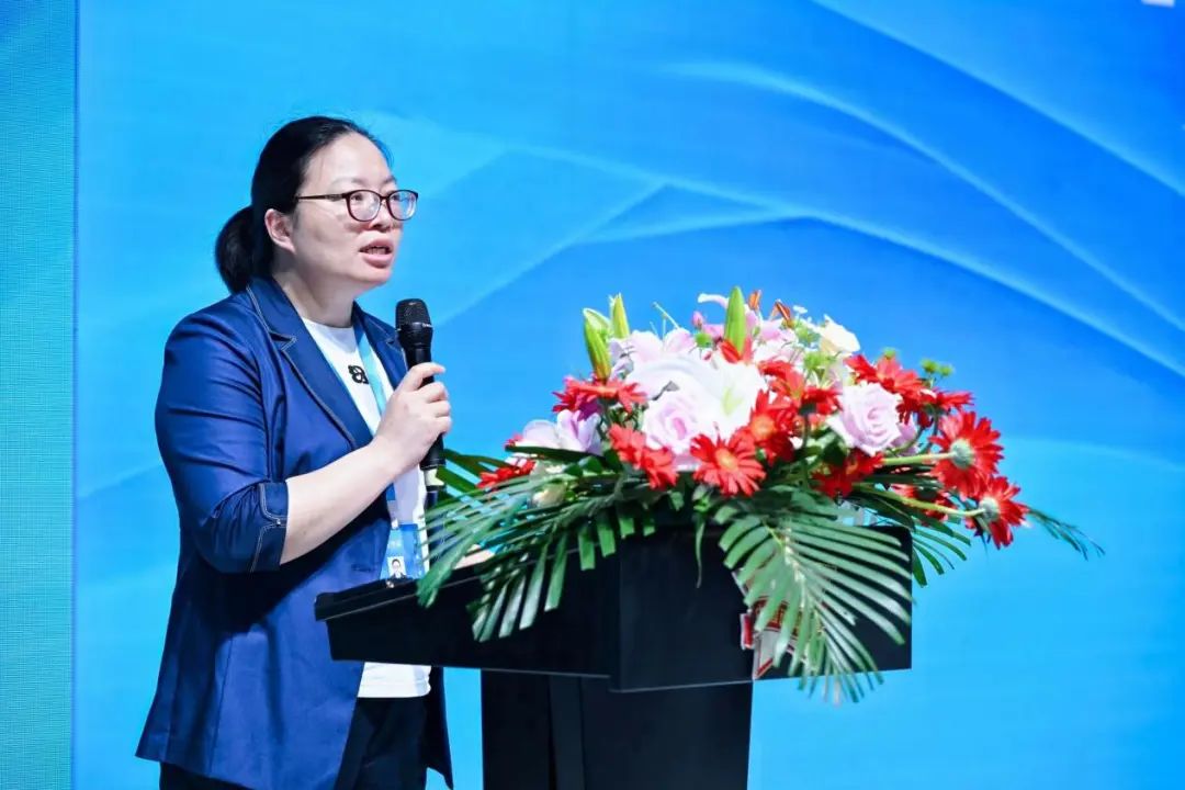 好面料在柯橋聚集2024中國面料之星啟動儀式暨知名服飾品牌趨勢交流分享會在紹興國際會展中心成功舉辦。