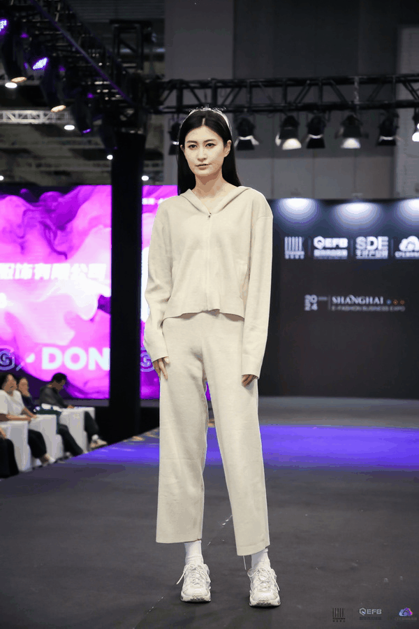 中國品牌日｜大朗毛織16家企業(yè)亮相EFB上海服飾供應鏈展，共繪產(chǎn)業(yè)新篇章