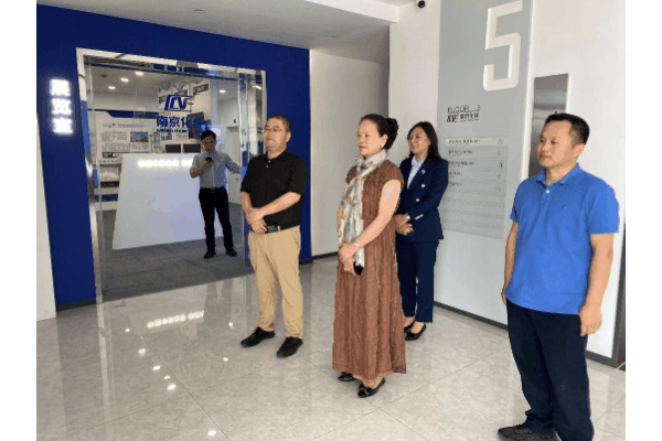 強強聯(lián)合，集萃纖維研究所與南京化纖達成戰(zhàn)略合作，共謀纖維創(chuàng)新篇章