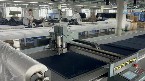 風華七十載，再創(chuàng)新輝煌---青島環(huán)球服裝股份有限公司舉辦七十周年慶典暨青島服裝產(chǎn)業(yè)鏈與新質(zhì)生產(chǎn)力座談會