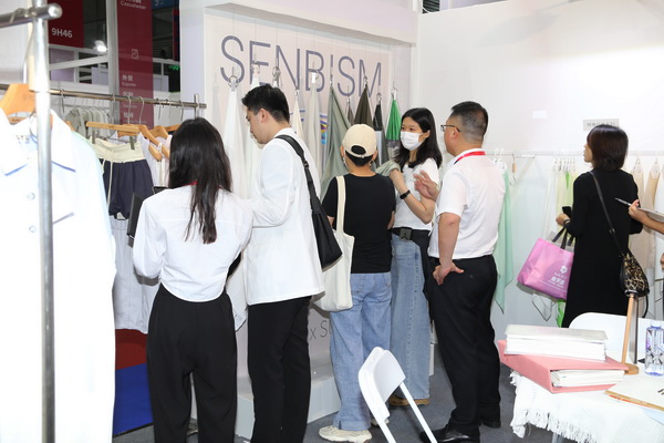 覓良品，謀合作！2024intertextile大灣區(qū)展組織服裝設(shè)計(jì)師組隊(duì)走進(jìn)中國流行面料入圍企業(yè)