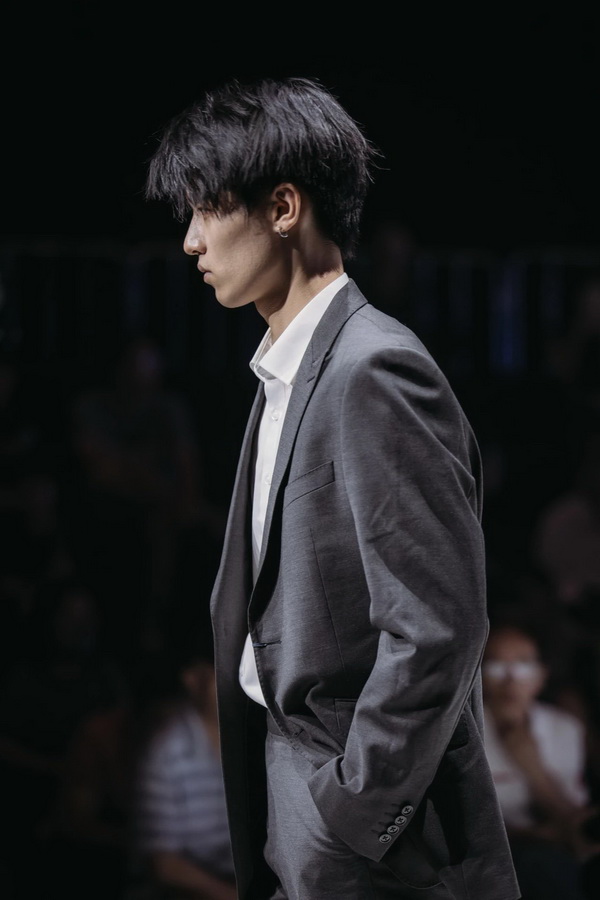 致力于打造民族定制品牌！艾思萊薩新品在天津時裝周圓滿發(fā)布