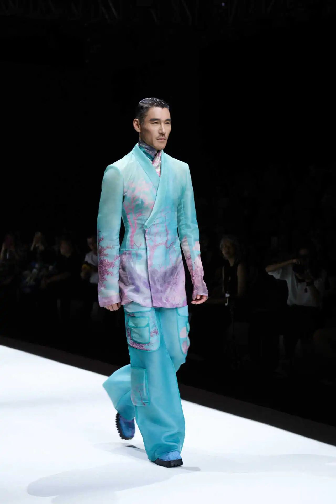 胡兵領(lǐng)銜，BOTAO國風&middot;星漢時裝秀在天津時裝周上演