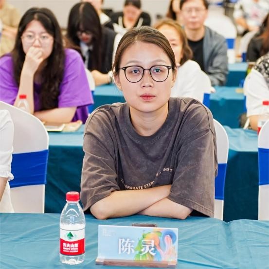 把握展陳設(shè)計(jì)前沿趨勢(shì)，柯橋天天時(shí)尚為紡企提供展廳升級(jí)實(shí)用指南！