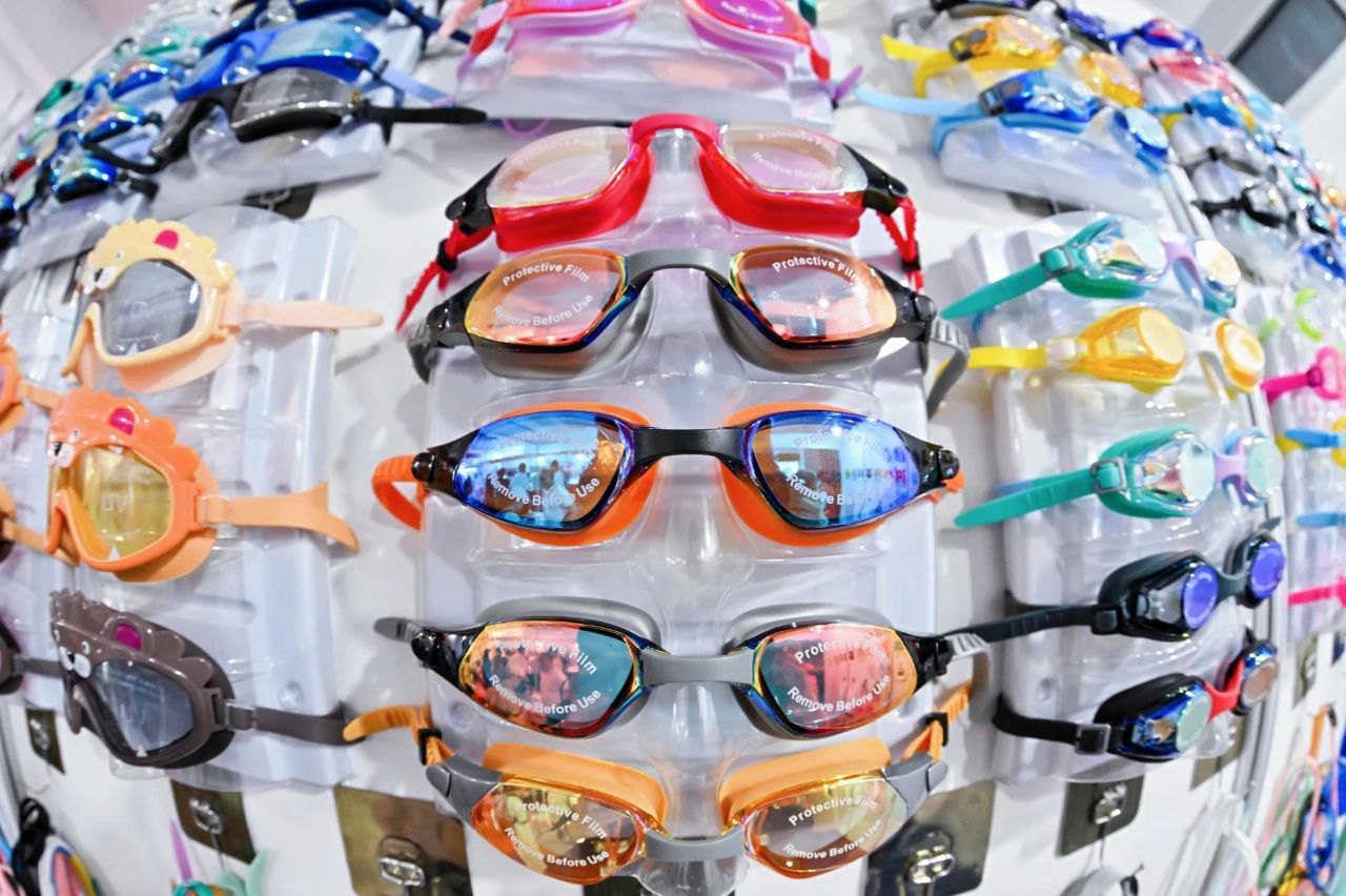 &ldquo;泳&rdquo;動(dòng)興城！2024東北亞（興城）國際泳裝博覽會(huì)開幕