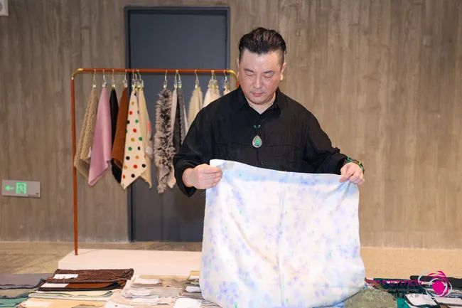中國流行面料如何煥新當(dāng)代設(shè)計？聯(lián)動雅瑩集團(tuán)，這場評審會為好創(chuàng)意持續(xù)加碼