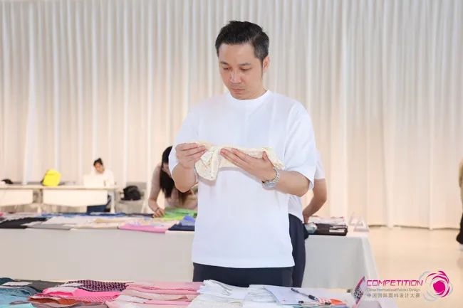 中國流行面料如何煥新當(dāng)代設(shè)計？聯(lián)動雅瑩集團(tuán)，這場評審會為好創(chuàng)意持續(xù)加碼