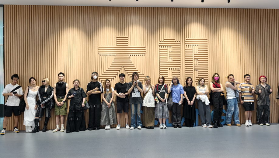 香港知專設(shè)計(jì)學(xué)院“灣區(qū)探索行—針織啟航”活動(dòng)走進(jìn)東莞大朗