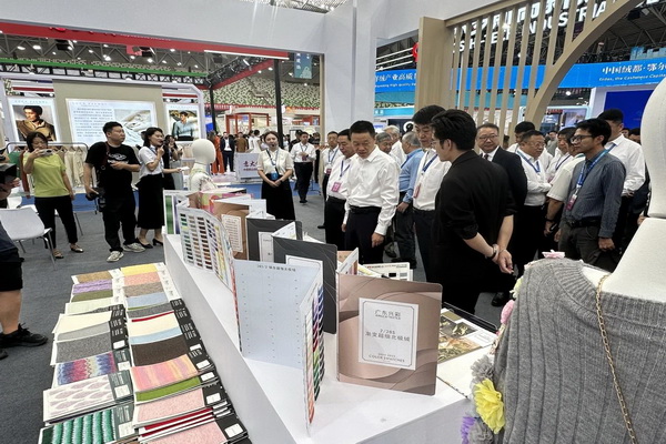 36家毛織企業(yè)抱團(tuán)參展中國（鄂爾多斯）國際羊絨羊毛展覽會，提升大朗品牌知名度 