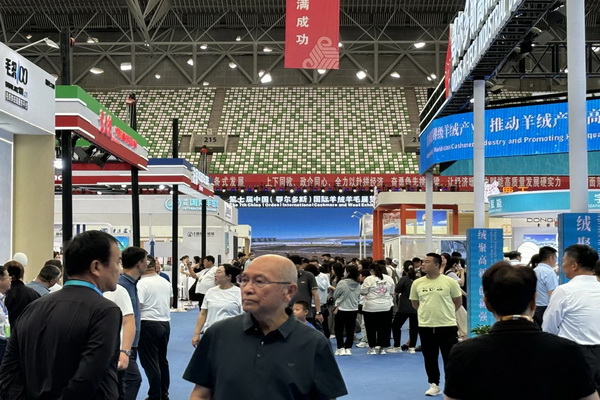 36家毛織企業(yè)抱團(tuán)參展中國（鄂爾多斯）國際羊絨羊毛展覽會，提升大朗品牌知名度 