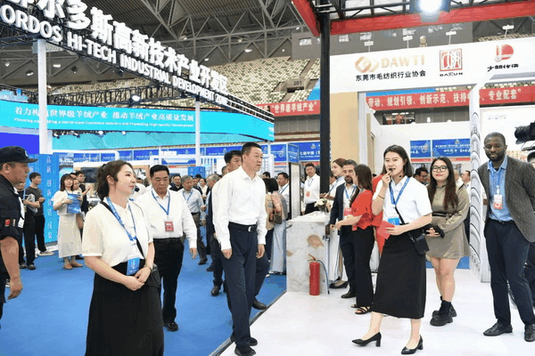 36家毛織企業(yè)抱團(tuán)參展中國（鄂爾多斯）國際羊絨羊毛展覽會，提升大朗品牌知名度 