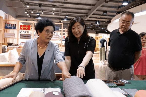 勞模、低碳、AI、新材料&hellip;&hellip;紡織行業(yè)專精特新中小企業(yè)走進(jìn)石家莊