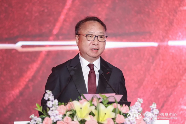 中國紡聯(lián)會長孫瑞哲：以精誠為神、以日新為道，為中國紡織事業(yè)而努力