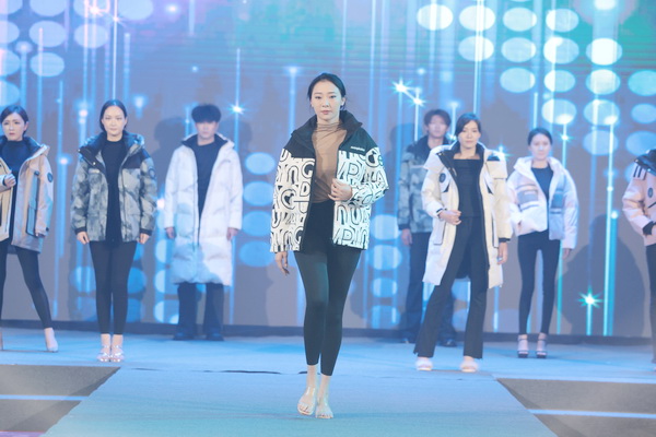 暢&ldquo;聊&rdquo;棉絨情、&ldquo;鏈&rdquo;接新征程，首屆山東&middot;聊城紡織服裝高質(zhì)量發(fā)展大會(huì)暨棉絨服供應(yīng)鏈對(duì)接會(huì)成功舉辦