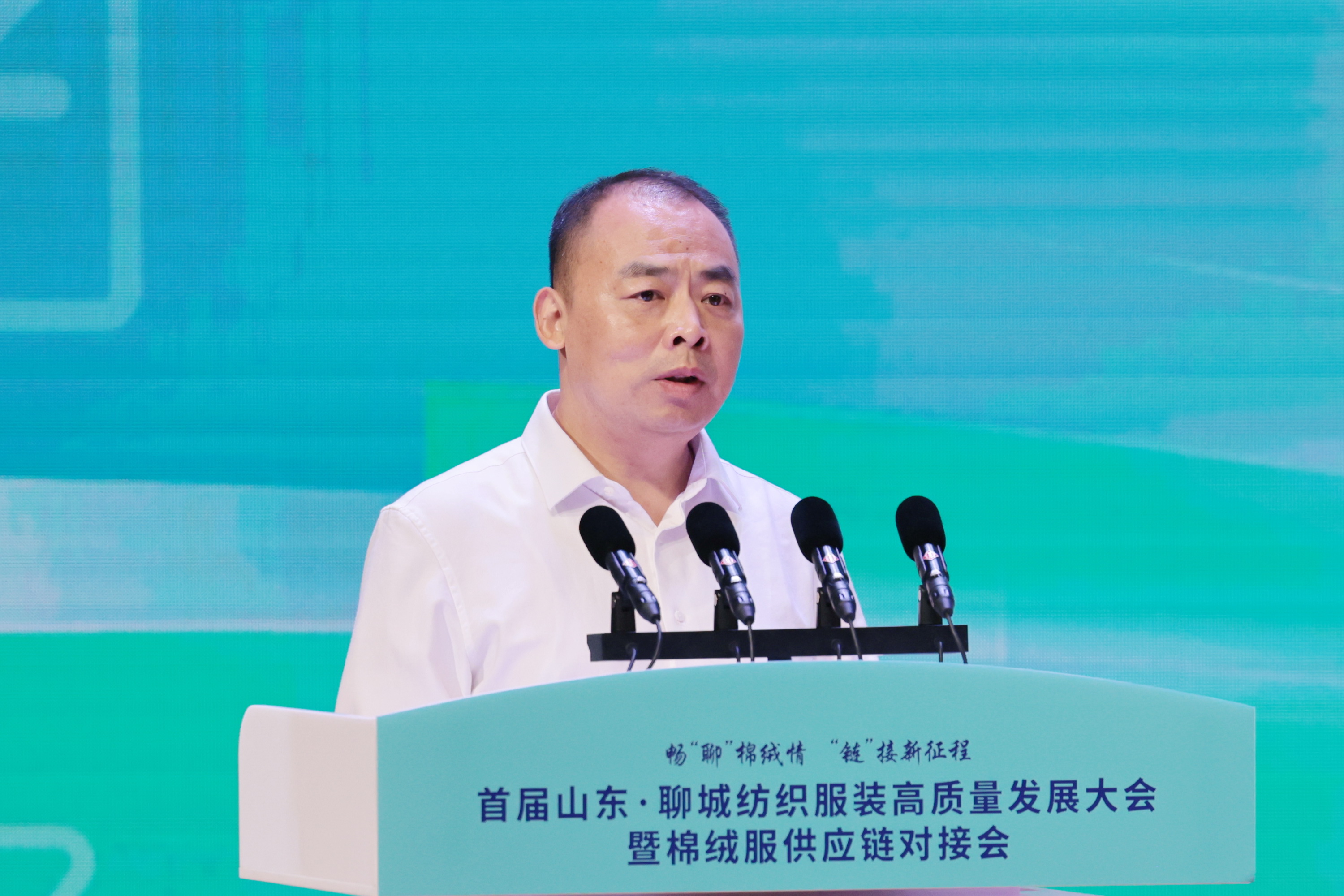 聊城市委組織部常務(wù)副部長(zhǎng)  丁耀偉