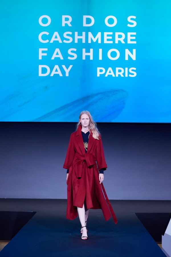 乘風(fēng)馭海，踏浪而升，鄂爾多斯市羊絨時(shí)尚日強(qiáng)勢(shì)登陸巴黎時(shí)裝周