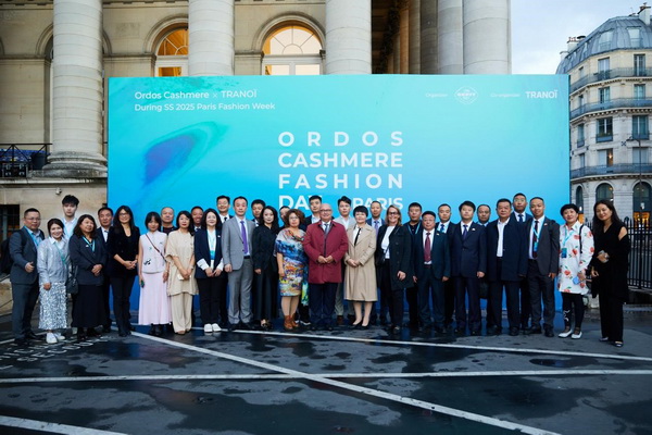 乘風(fēng)馭海，踏浪而升，鄂爾多斯市羊絨時(shí)尚日強(qiáng)勢(shì)登陸巴黎時(shí)裝周