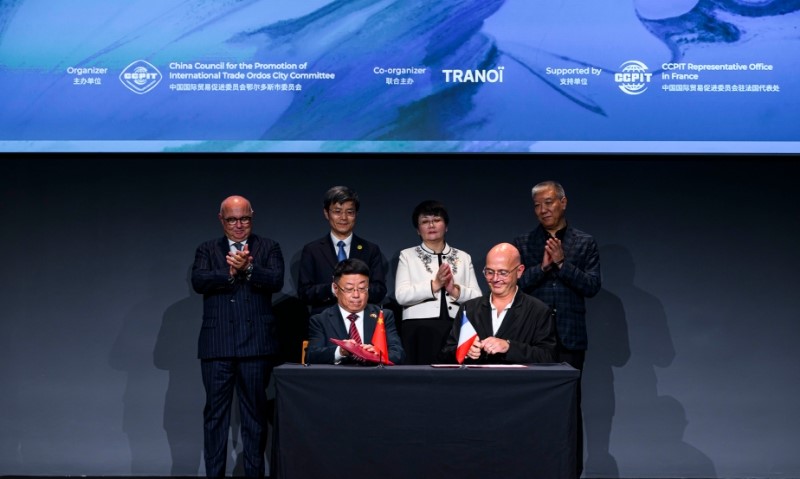 從中國(guó)黃河之濱到世界時(shí)尚之都：鄂爾多斯市羊絨在巴黎和米蘭大放異彩