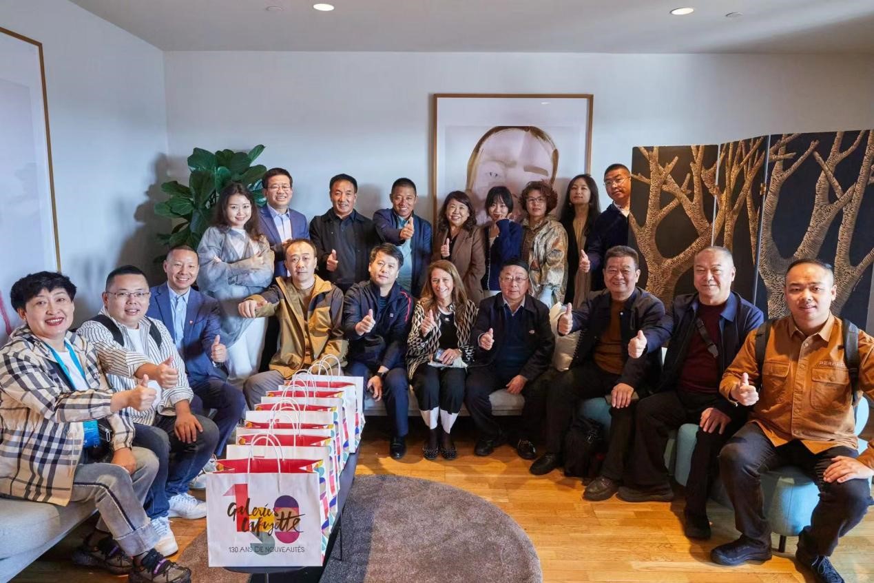 從中國(guó)黃河之濱到世界時(shí)尚之都：鄂爾多斯市羊絨在巴黎和米蘭大放異彩