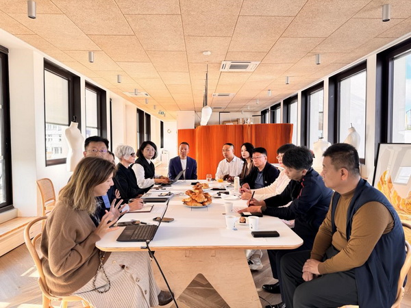 從中國(guó)黃河之濱到世界時(shí)尚之都：鄂爾多斯市羊絨在巴黎和米蘭大放異彩