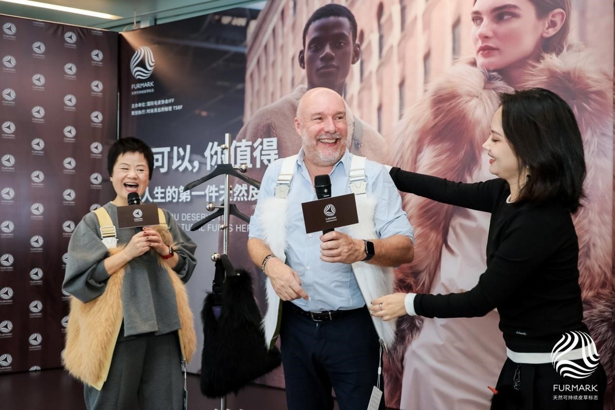 國(guó)際毛皮協(xié)會(huì)IFF定制禮物來(lái)襲，是時(shí)尚博主們整個(gè)愛(ài)住的天然皮草單品！