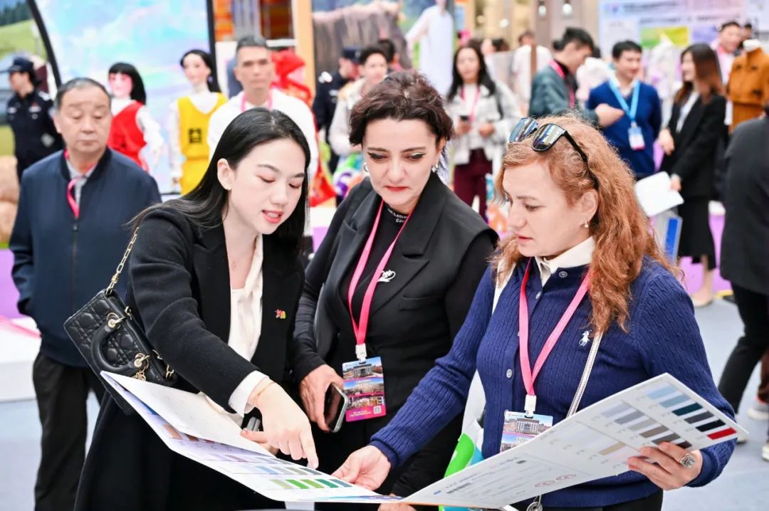 時(shí)尚潮 東莞造 | 第二十一屆中國（大朗）毛織產(chǎn)品交易會(huì)盛大開幕